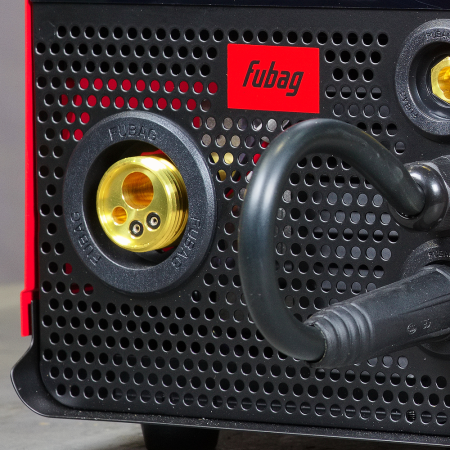 Сварочный полуавтомат FUBAG IRMIG 200 SYN LED с горелкой 250 А в комплекте в Чите фото