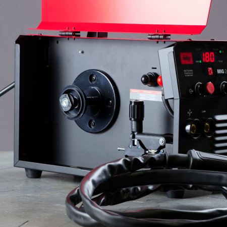 Сварочный полуавтомат FUBAG MIG 2200 BT со встроенной горелкой в Чите фото