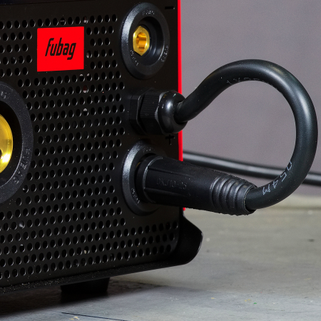 Сварочный полуавтомат FUBAG IRMIG 200 SYN LED с горелкой 250 А в комплекте в Чите фото