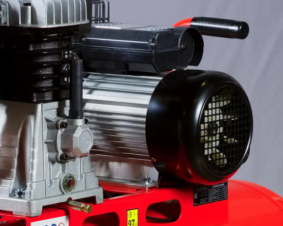 Электрический двигатель